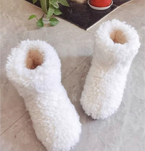 Load image into Gallery viewer, New Style Lamb Fur Boot Short Sleeve Warm Wool Boots for Winter Fashionable White Sheep Fur Boots Anti-slip