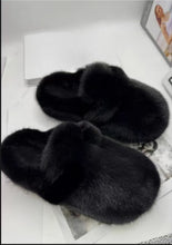 Load image into Gallery viewer, New Style Fur Slippers Ladies Winter Warm Shoes Real Mink Fur Slippers Household Furry Closed ToFlat Shoes