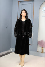 Load image into Gallery viewer, Natrual Saga mink fur coat
