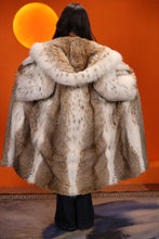Load image into Gallery viewer, Full length women's natural lynx fur hooded coat