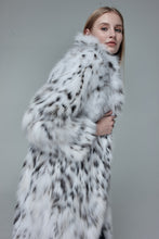 Load image into Gallery viewer, Saga fox fur coat  in imitation of lynx fur