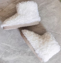 Load image into Gallery viewer, New Style Lamb Fur Boot Short Sleeve Warm Wool Boots for Winter Fashionable White Sheep Fur Boots Anti-slip
