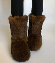 Load image into Gallery viewer, Two-tone Rabbit Fur Snow Boots Women&#39;s Rabbit Fur Boots Wholesale Winter Warm Fur Boot Green Brown Black
