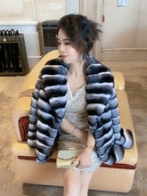 Load image into Gallery viewer, Luxury Women&#39;s  Chinchilla Fur Coat Super Soft Outerwear Chinchilla Coat Mink Coat Keep Warm
