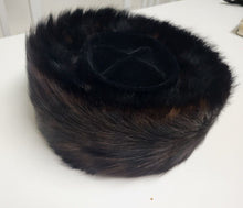 Load image into Gallery viewer, Shtreimel Hat Streimel Jewish Fur Hat Dark Color
